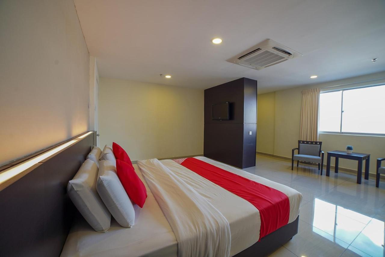 Oyo 89531 Villa Hotel スガマッ エクステリア 写真