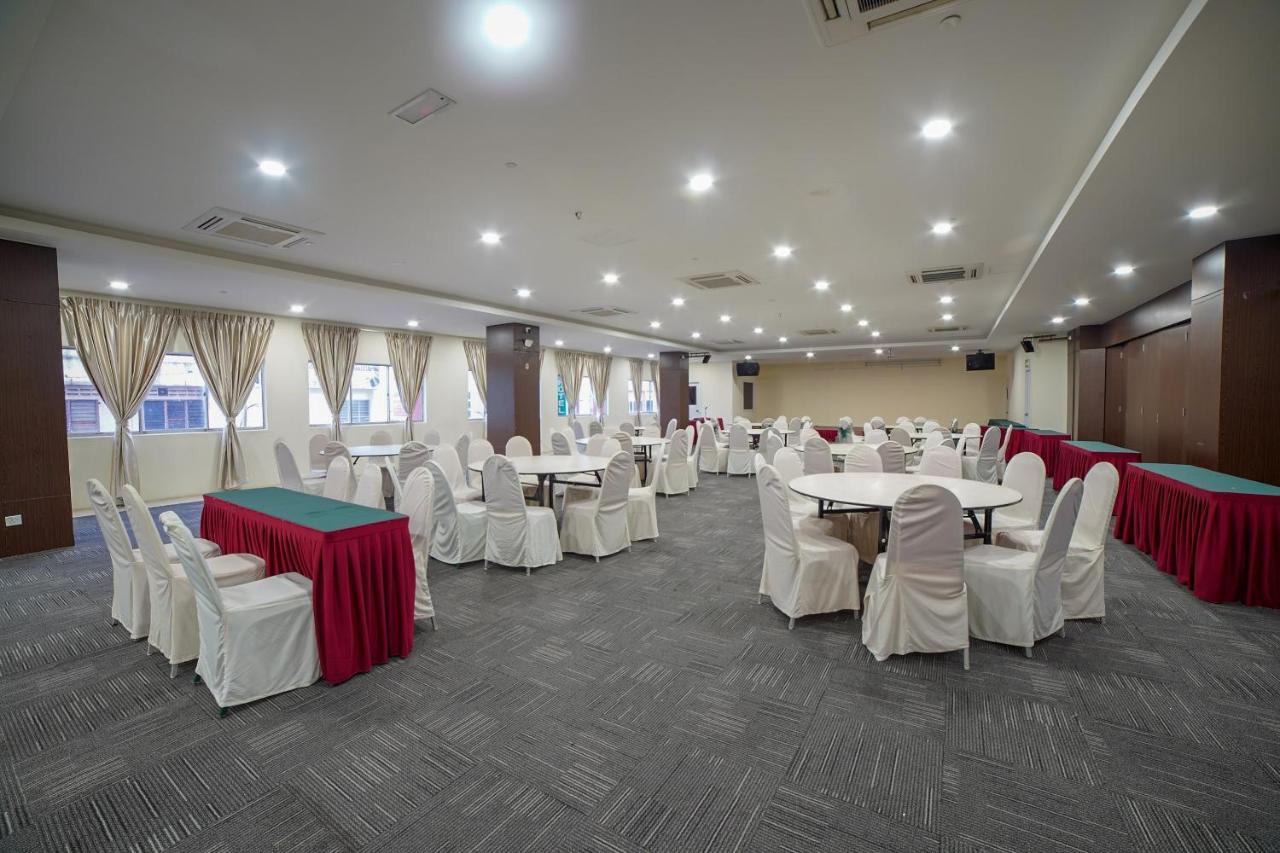 Oyo 89531 Villa Hotel スガマッ エクステリア 写真